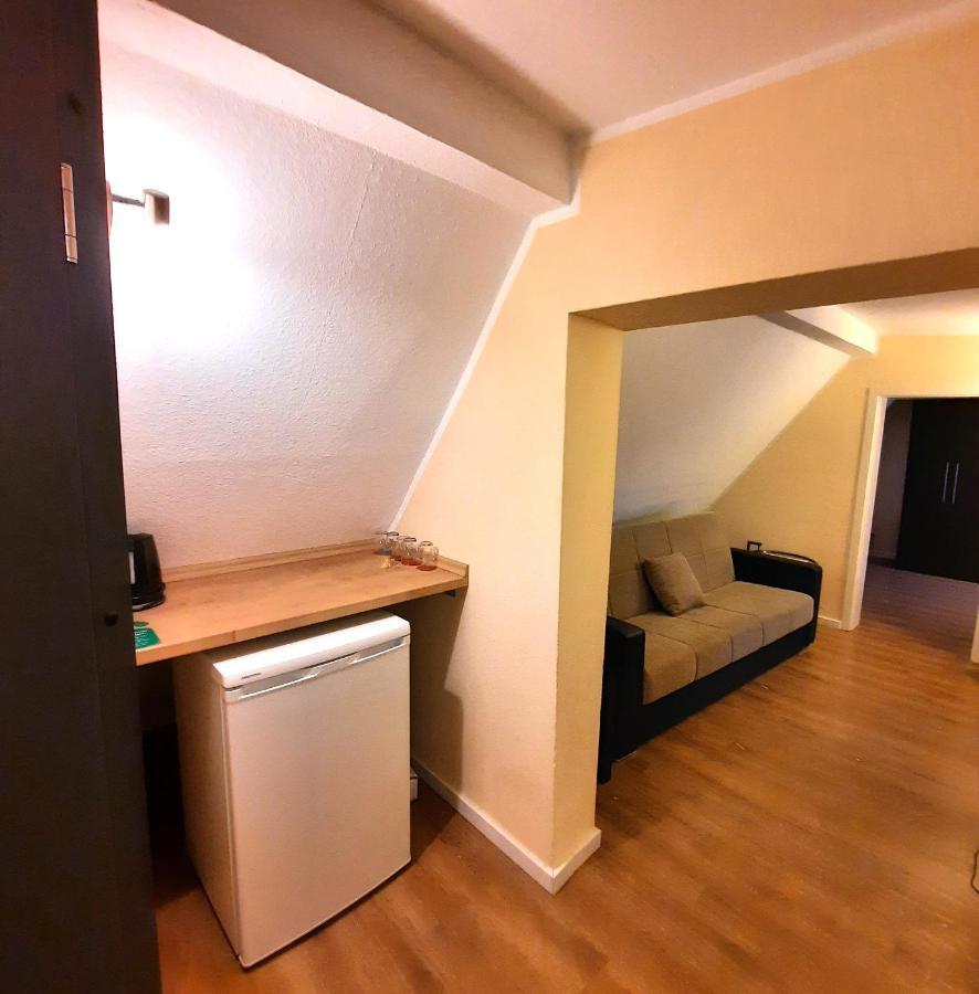 Hotel Ariana Кёльн Экстерьер фото