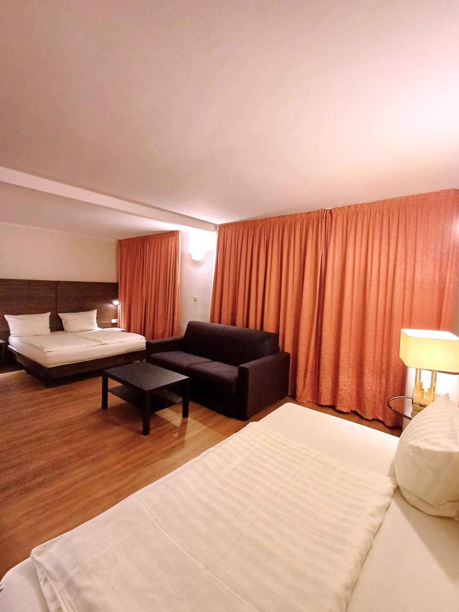 Hotel Ariana Кёльн Экстерьер фото